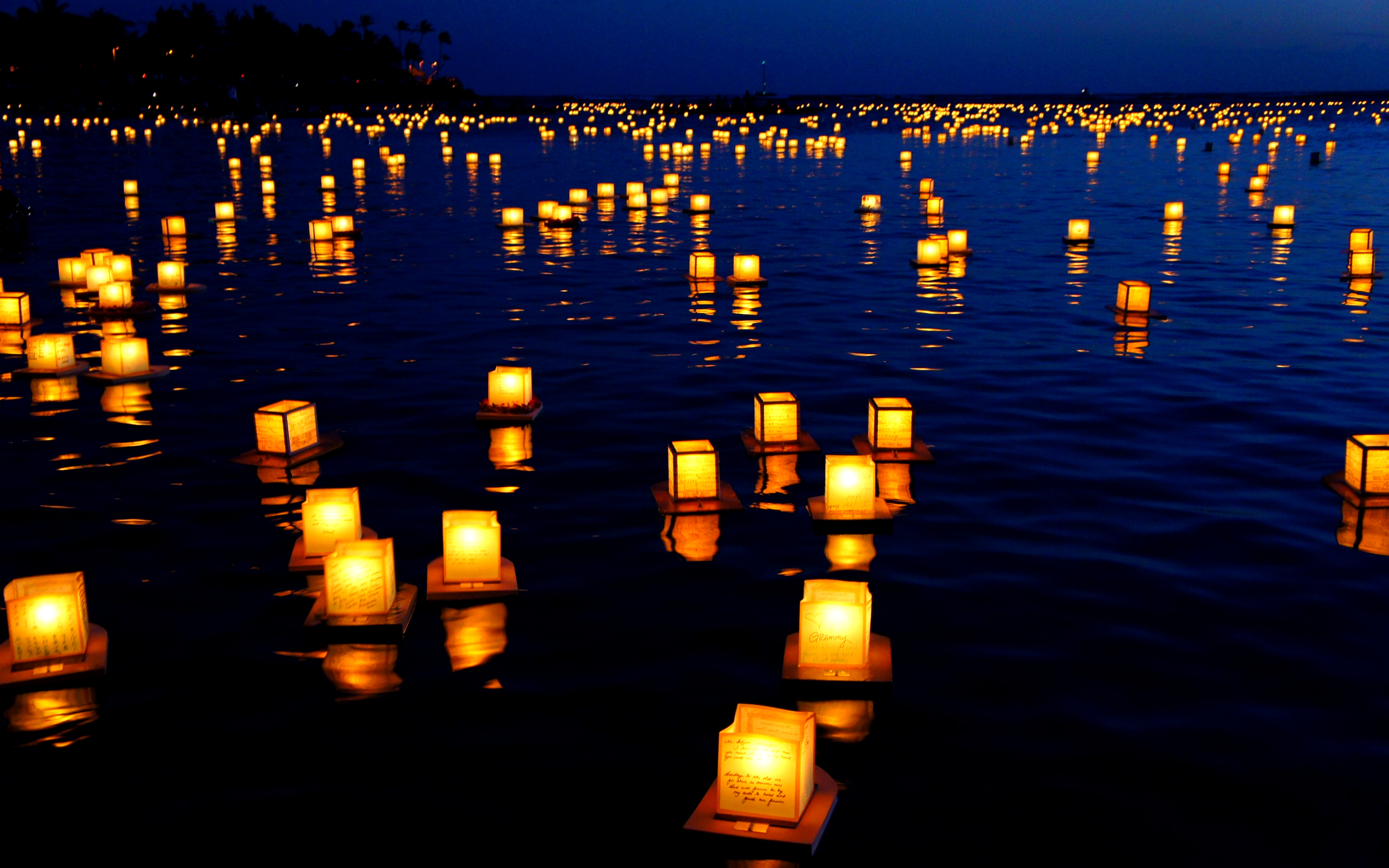 Quelques jolies lanternes flottantes